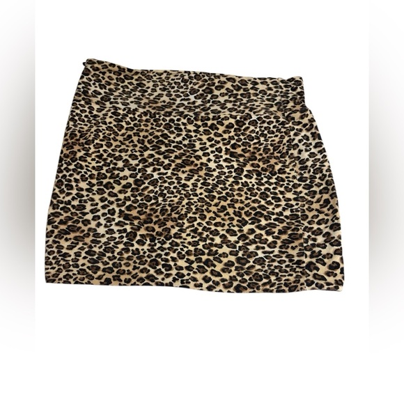 Ambience Apparel Dresses & Skirts - Stylish Animal Print Mini Skirt. Size large NWOT!